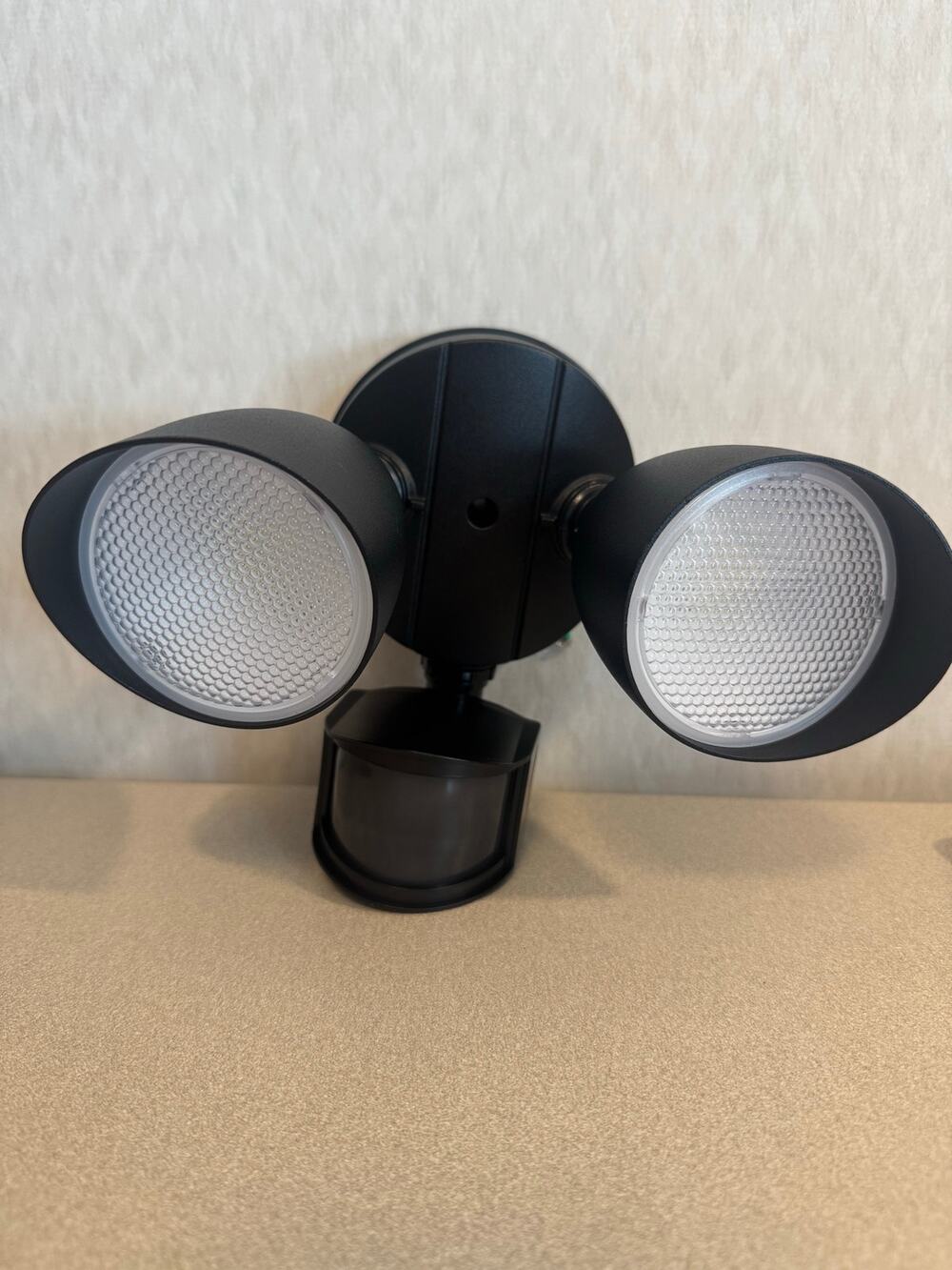 LUTEC 32W LED Dual Head Motion Sensor Security Flood Light Outdoor 5000K Black